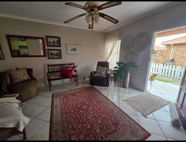 1 BEDROOM TOWNHOUSE FOR SALE IN VAN DYK PARK